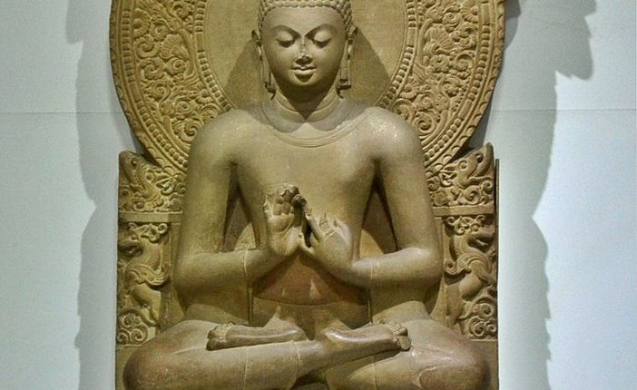 702px-Buddha_in_Sarnath_Museum_(Dhammajak_Mutra)