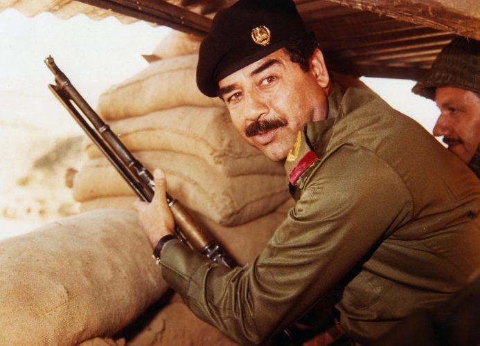 من الزعامة إلى الإعدام.. 7 محطات مر بها “صدام حسين”